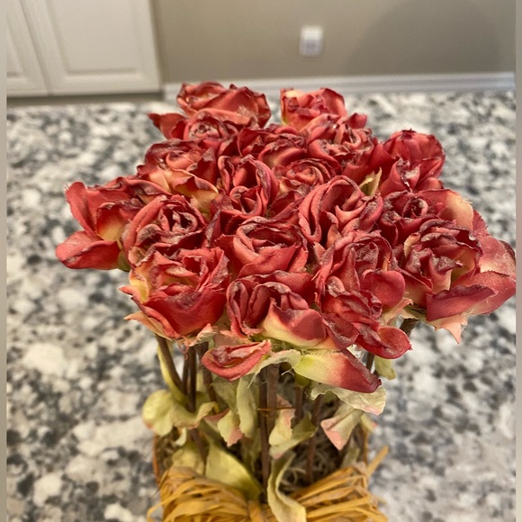 SHABBY CHIC LONG STEM DARK PINK FAUX BUD ROSES IN A CLAY POT - Picture 4 of 6